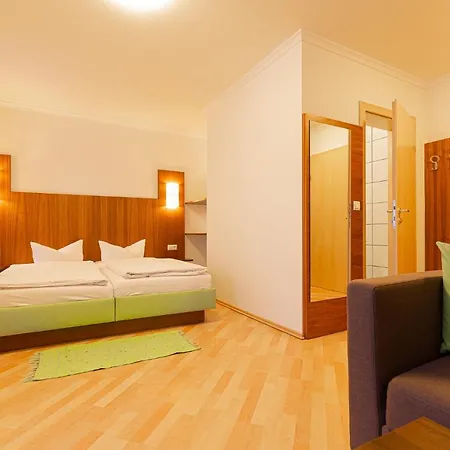 Zur Post Hotel 3*